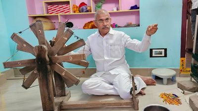 ‘Nethanna Nestham’ helping in financial uplift of handloom weavers in A.P., says Minister