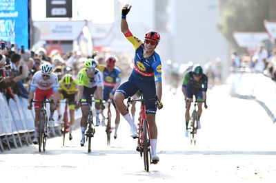 Volta Valenciana: Jonathan Milan takes sprint in Orihuela for stage 3 victory
