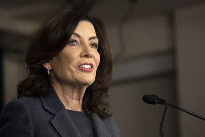 NY Gov. Hochul says Migrants Involved in Attack Against NYPD Officers Should be Deported
