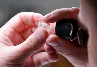 Keltie Knight's missing red carpet diamond found; receives replacement ring