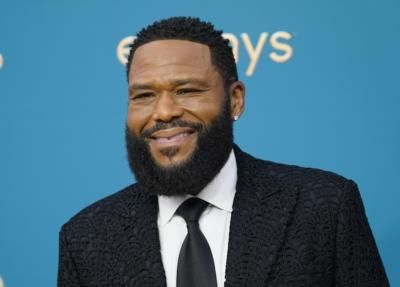 Anthony Anderson injured on movie set; recovering well in hospital