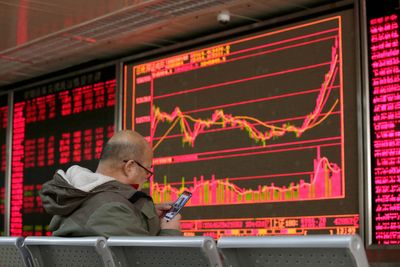 Chinese Investors Flock To Foreign Stock ETFs, Triggering $2B Rush