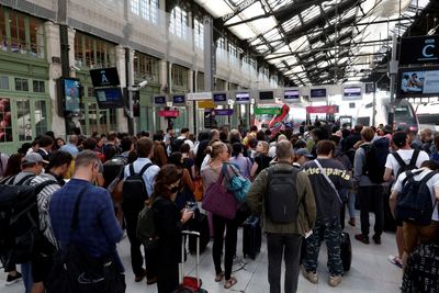 Paris knife and hammer attack: 3 hurt at Gare de Lyon train station