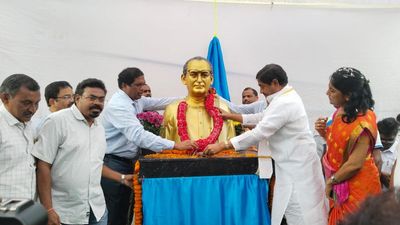 Boddepalli Rajagopala Rao’s statue unveiled at Vamsadhara project office