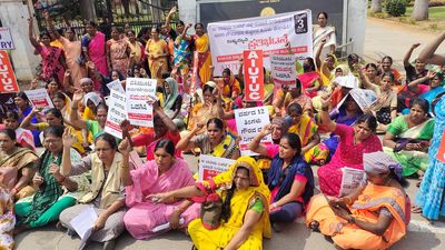 Midday meal workers seek higher honorarium