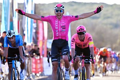 Etoile de Bessèges: Samuel Leroux holds off charging field to win stage 4