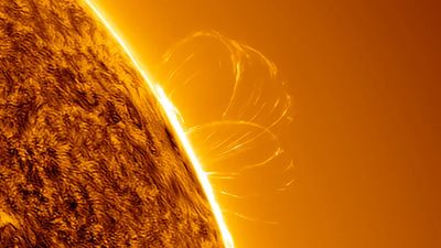 Ghostly plasma loops linger on the sun after massive solar explosion (photos)