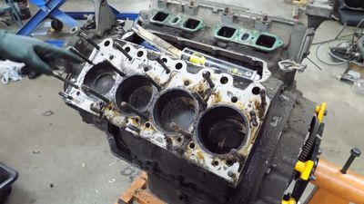 Bentley 6.75-Liter V8 Teardown Shows The Catastrophic Effects Of Hydrolock
