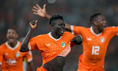 Diakité’s 120th-minute strike sinks Mali to send 10-man Ivory Coast into last four