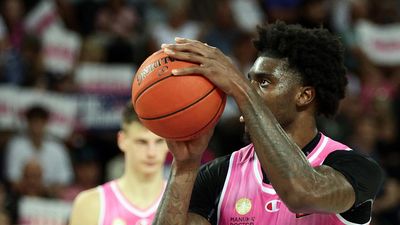 Breakers end Perth curse to shake up NBL Finals picture