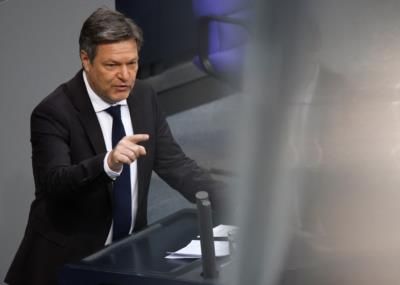 German Economy Minister Proposes Corporate Tax Reform: Welt am Sonntag