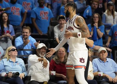 Auburn’s Johni Broome immediately regretted slapping Morgan Freeman’s hand after realizing who was grabbing him
