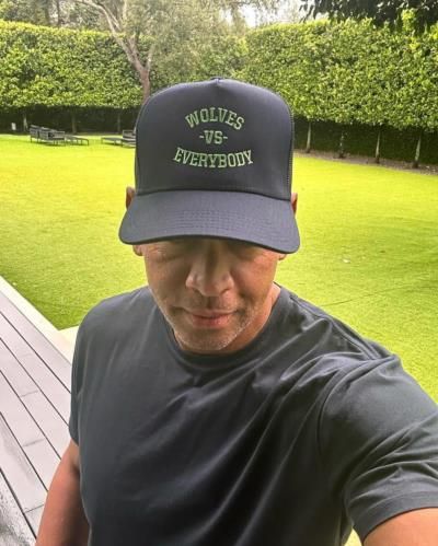 Alex Rodriguez: Sporty and Stylish Selfie in Lush Garden