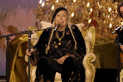 2024 Grammys: Joni Mitchell brought the entire room to tears with a beautiful performance