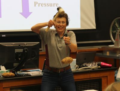 Science experiments and endless enthusiasm led a physics professor to TikTok stardom