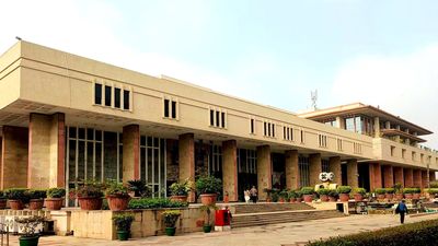 HC refuses to junk defamation case against Kejriwal over Dhruv Rathee video
