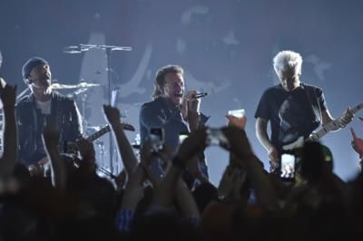 U2's electrifying performance at Grammy Awards captivates worldwide audience