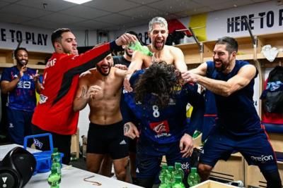 Triumphant unity: Nikola Karabatic and his victorious teammates celebrate