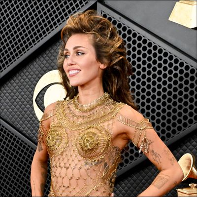 Miley Cyrus' Glam At The 2024 Grammys Is So Easy to Emulate