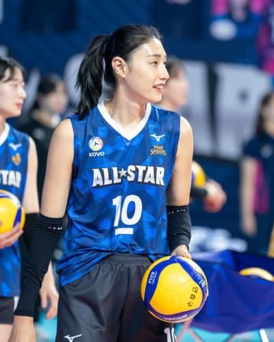 Capturing the All-Star Spirit: Kim Yeon-koung's Vibrant Moments