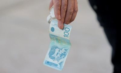 Kosovo accused of raising ethnic tensions by banning use of Serbian dinar
