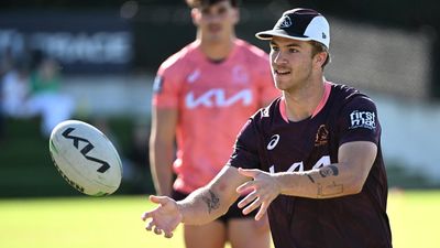Mozer and Smith comparisons are 'unfair', Broncos warn