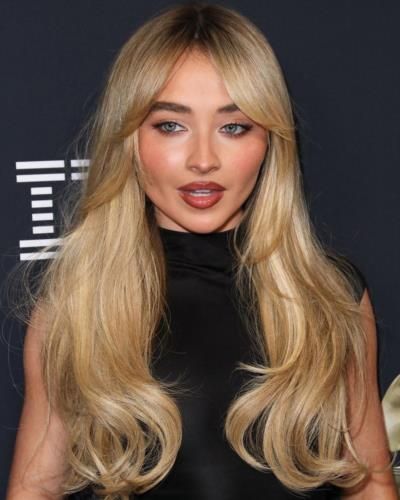 Sabrina Carpenter's All-Black Look: A Glimpse into Networking Efforts