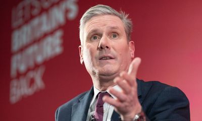 Starmer ‘unwavering’ over Labour green pledge despite claims party dropping it