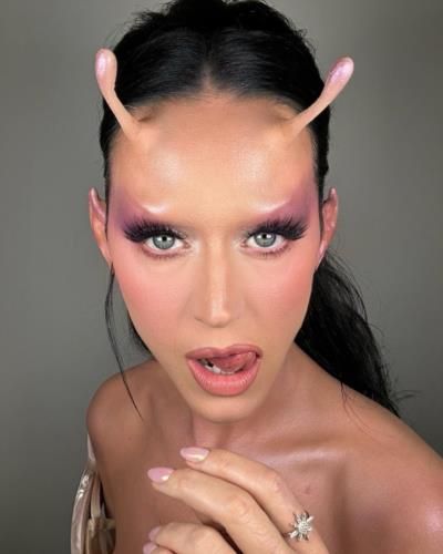 Katy Perry's Extraterrestrial-Inspired Instagram Photoshoot: Spaced Out and Starry-Eyed