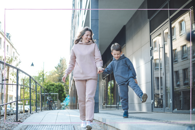 How to set a strong boundary to stop your kid running away from you on the street, according to psychologist Dr Becky