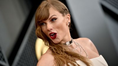 Taylor Swift rocks a watch choker at the Grammy's – is this the next watch trend?