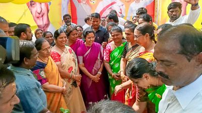 Nara Bhuvaneswari inaugurates Anna Canteen at Revendrapadu in Guntur district of Andhra Pradesh