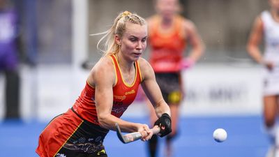 Hockeyroos bounce back in style with 3-0 win over USA