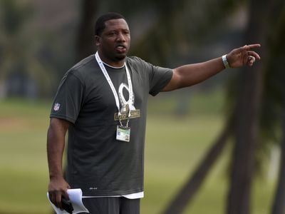 Commanders granted permission to speak with Raiders’ assistant