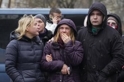 Russian Missile Attacks Kill Civilians, Injure Dozens in Ukraine