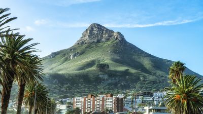 Hiker rescues unconscious teen at party with live DJ on Cape Town peak