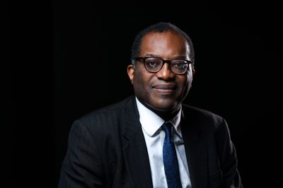 Who is Kwasi Kwarteng and why is he quitting British politics?