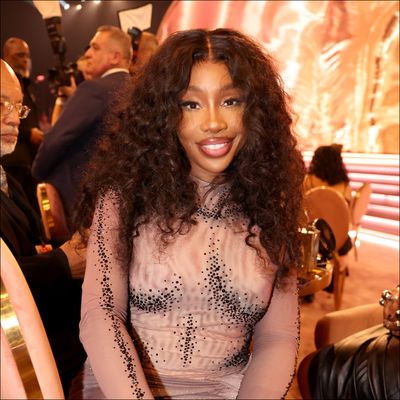 Sza Admits She "Was Scared to Go Over to Beyoncé" During The Grammy Awards