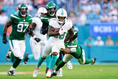 PFF names De’Von Achane an early breakout candidate for Dolphins in 2024