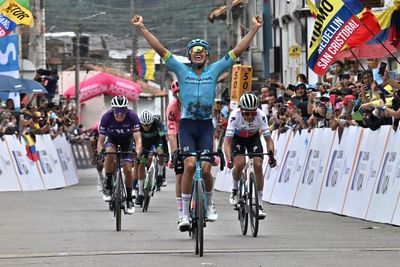 Tour Colombia: Harold Tejada wins stage 2 in kick to line ahead of Piccolo and Sevilla