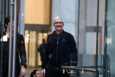 Apple Wins Lawsuit, Claims No Overpayment of CEO Tim Cook