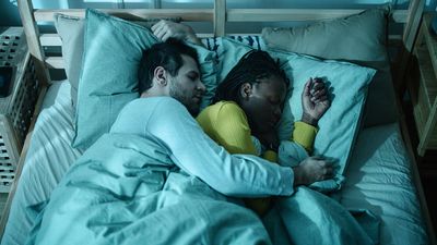 Is sleep different for men versus women? We asked an expert