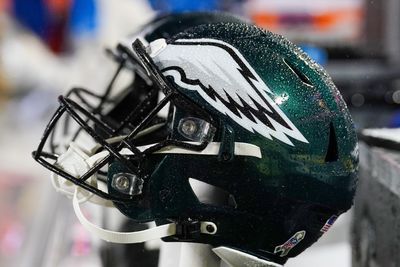 Browns poach Eagles assistant OL coach Roy Istvan to work with Andy Dickerson