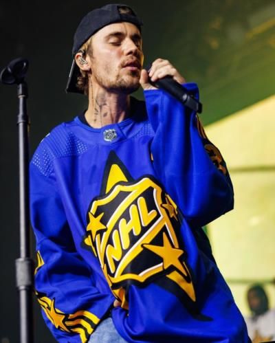 Justin Bieber: A Stylish Stage Presence with Powerful Performances