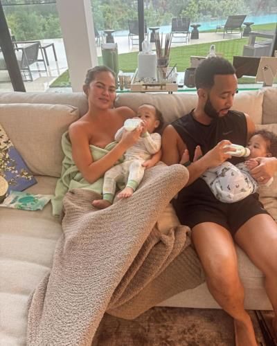 The Heartwarming Family Scene: Chrissy Teigen and John Legend's Joyful Interaction