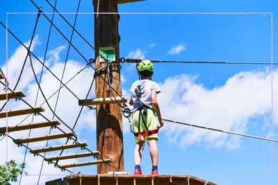 5 easy ways to let children take risks (without your anxiety going through the roof)