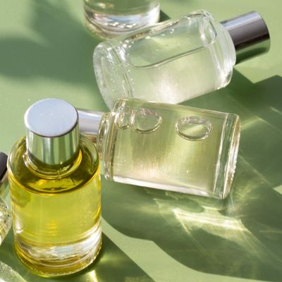 How to Layer Perfume for a Personalized Signature Scent