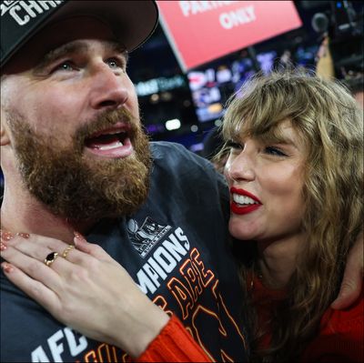 Travis Kelce Was Asked Why He Thinks People Are Obsessed With His Relationship With Taylor Swift and His Answer Is Swoon-Worthy
