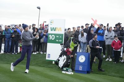 Bombs, hole-outs and water balls: Jordan Spieth did some Jordan Spieth things during a weather-delayed WM Phoenix Open
