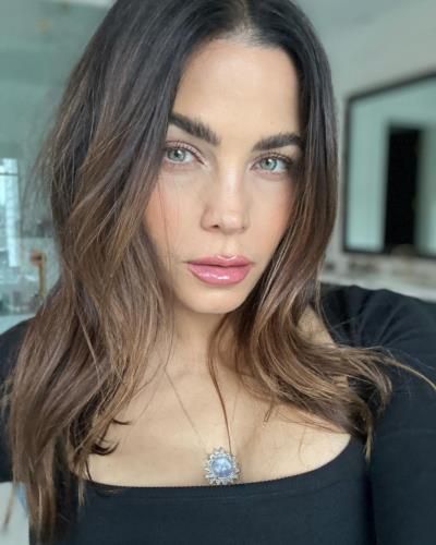 Jenna Dewan: Capturing Moments of Beauty and Bliss